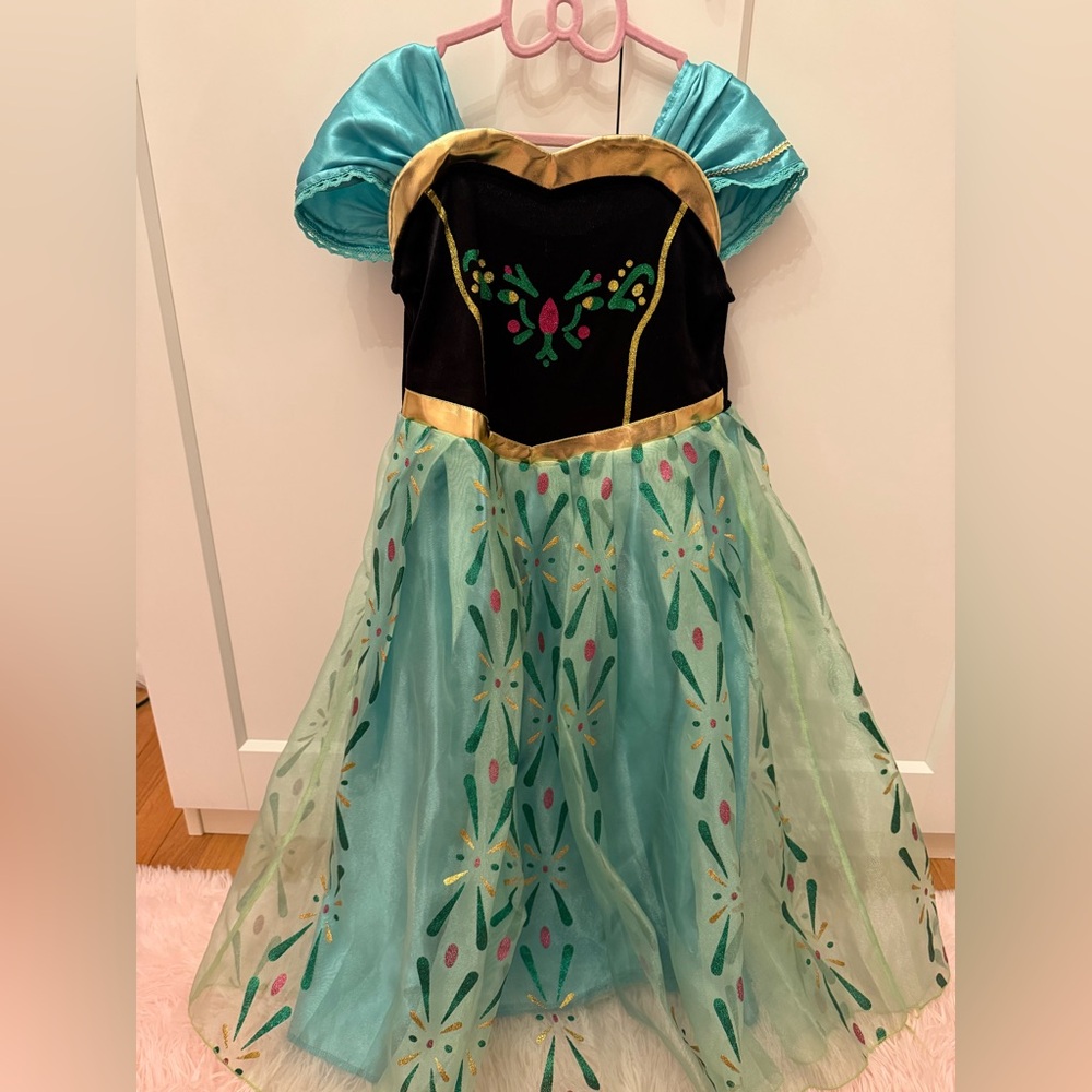 Anna costume